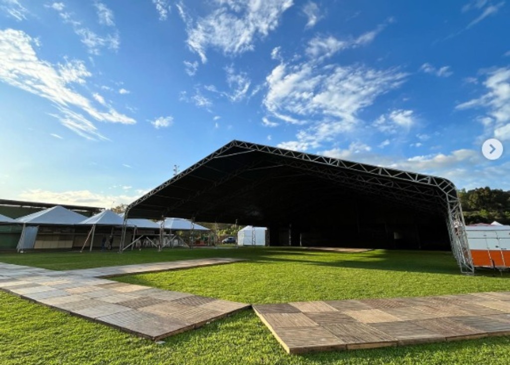 Fenamarco 2025: últimos preparativos movimentam o Parque de Eventos antes da abertura oficial