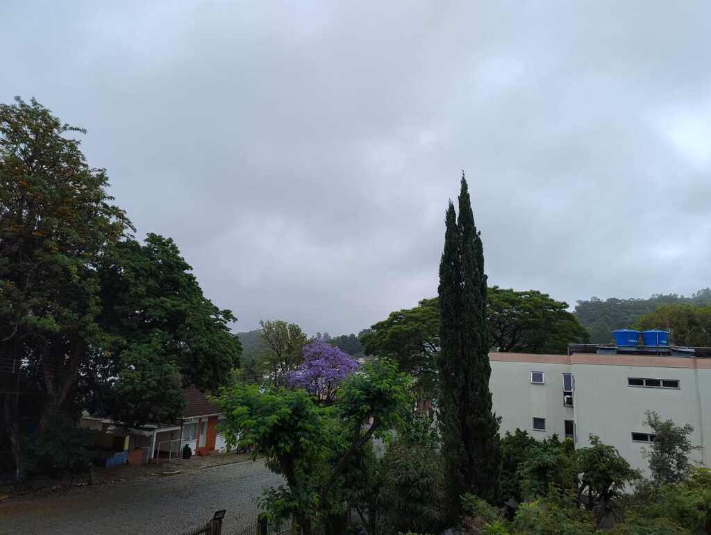Frente fria se afasta e tempo melhora nesta segunda