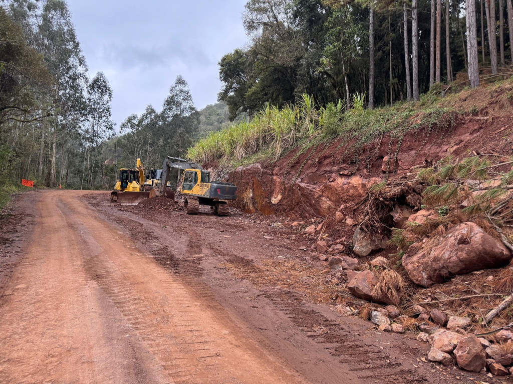 Estrada dos Polidoros terá interdição total nesta quarta-feira para detonação de rochas