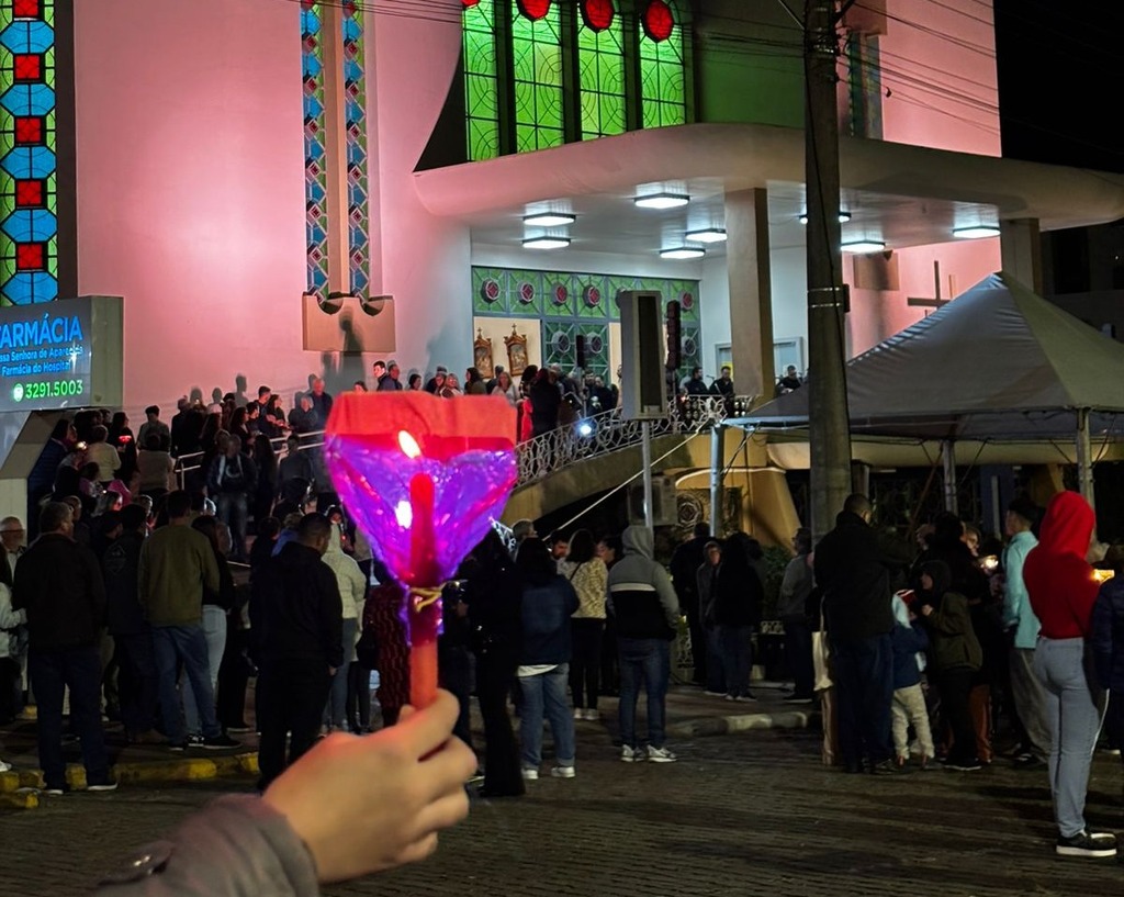 Fé que ilumina São Marcos: cerca de 2 mil fiéis participam da 6ª noite da Novena em Honra a Nossa Senhora Aparecida e aos Motoristas