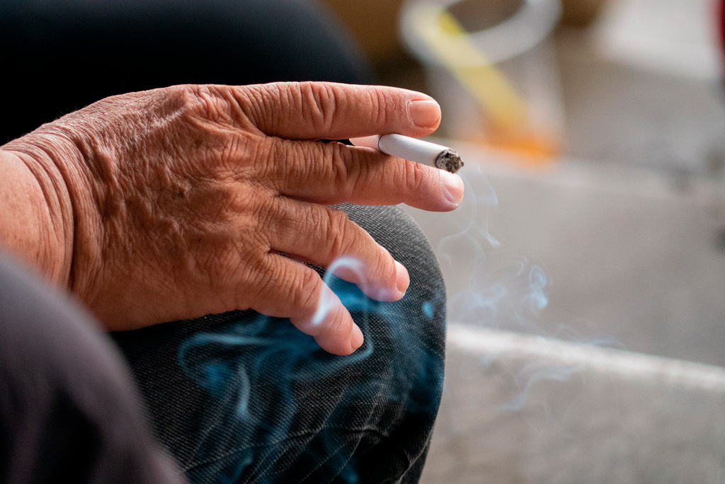 Dependência causada pela nicotina é comparada a drogas ilícitas, alerta pneumologista da Unimed