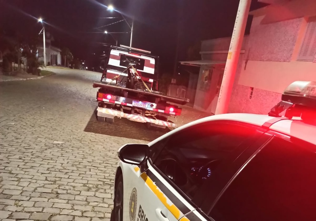 Brigada Militar recolhe motocicleta com mais de R$ 21 mil em multas em São Marcos