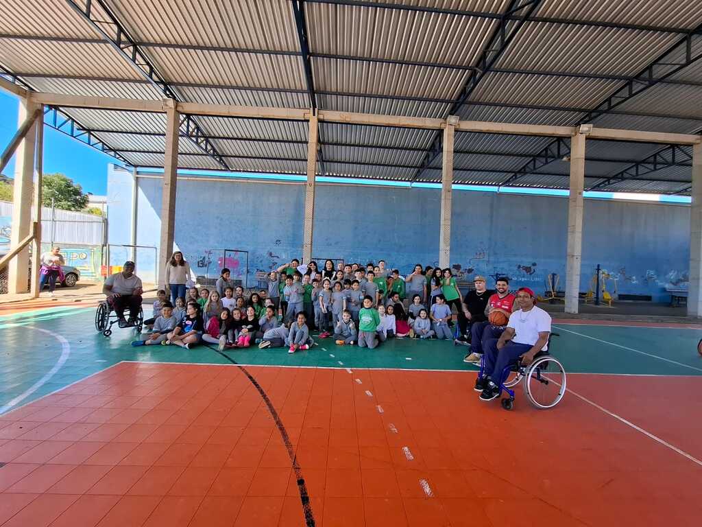 Basquete em Cadeira de Rodas leva inclusão e inspiração para estudantes da Escola Maranhão
