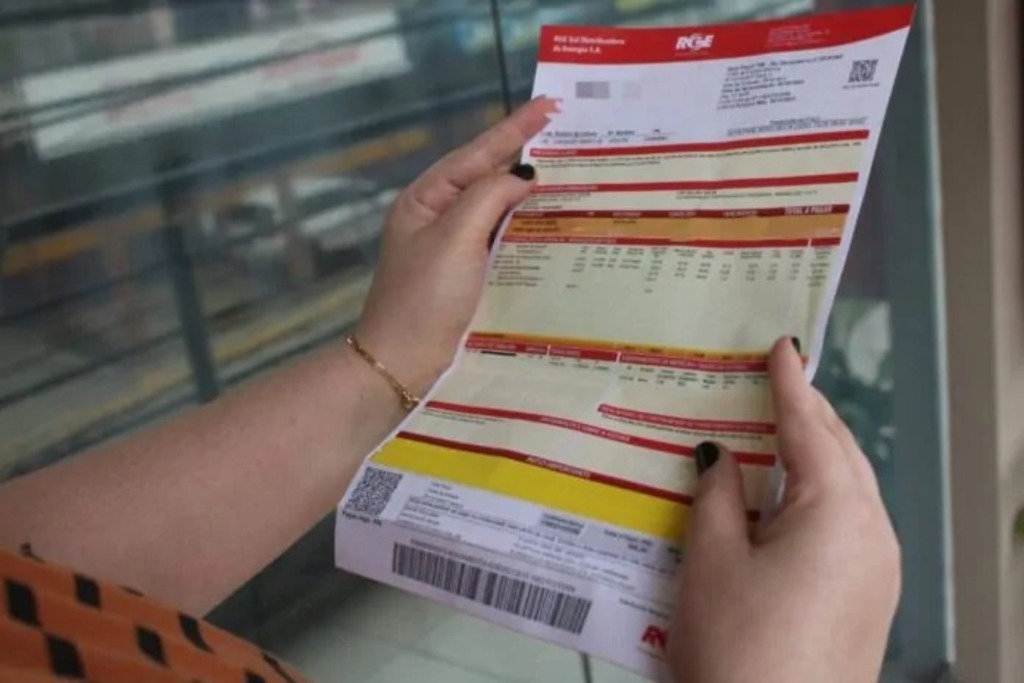 Aneel mantém bandeira para vermelha 1 na conta de luz em novembro