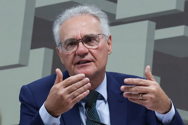 Brasília -DF 05/11/2025 - Reunião da Comissão de Assuntos Econômicos (CAE) do Senado que votou o projeto de lei (PL 1.087/2025) que isenta do Imposto de Renda (IR) quem ganha até R$ 5 mil mensais. Foto: Lula Marques/ Agência Brasil.