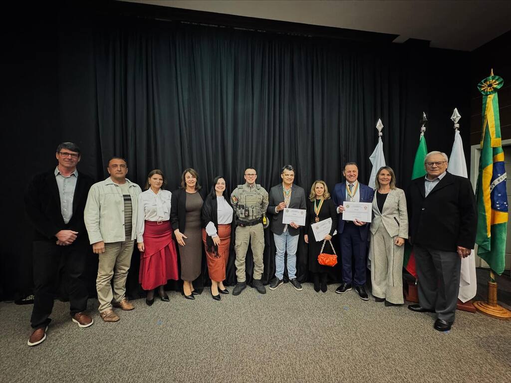 Autoridades e liderança empresarial de São Marcos são homenageadas pelo 36º BPM em solenidade em Farroupilha
