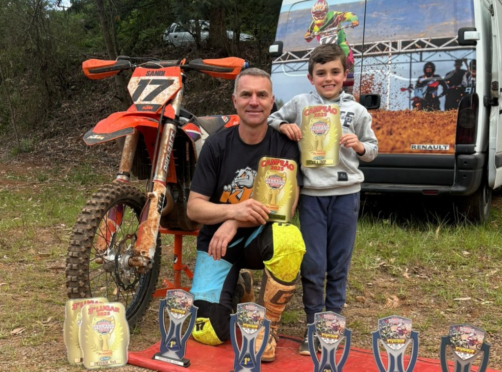 Claudemir Sandi encerra temporada como campeão em duas categorias do Campeonato Serrano de Velocross