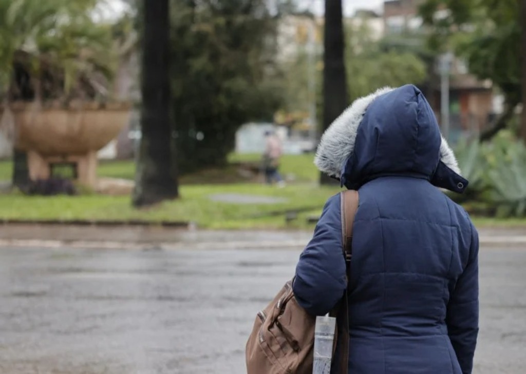 Quinta-feira terá chuva e chegada de nova massa de ar frio