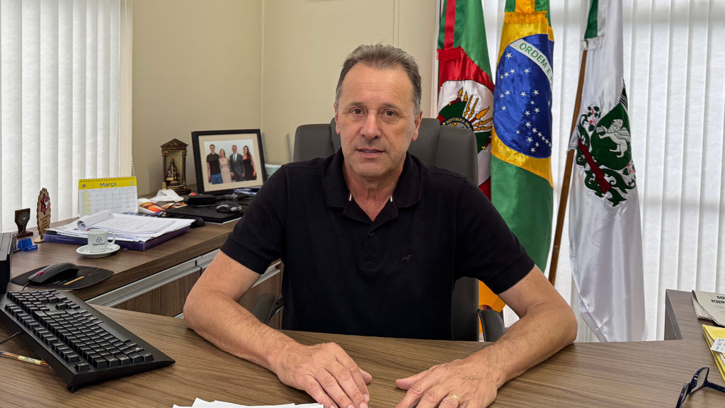 Prefeito Volmir Nazareno Rech de São Marcos em entrevista, detalhando o Projeto de Lei do FINISA de R$ 60 milhões.