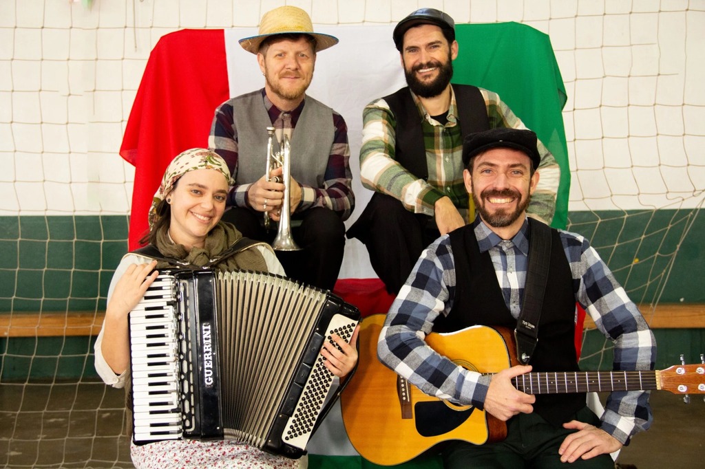 Peça teatral encerra Semana da Pátria em São Marcos com homenagem à imigração italiana