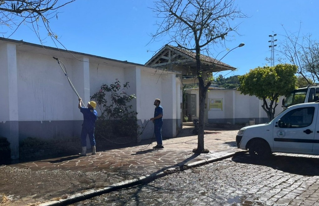 Prefeitura realiza obras e manutenção nos cemitérios públicos de São Marcos antes do feriado de Finados