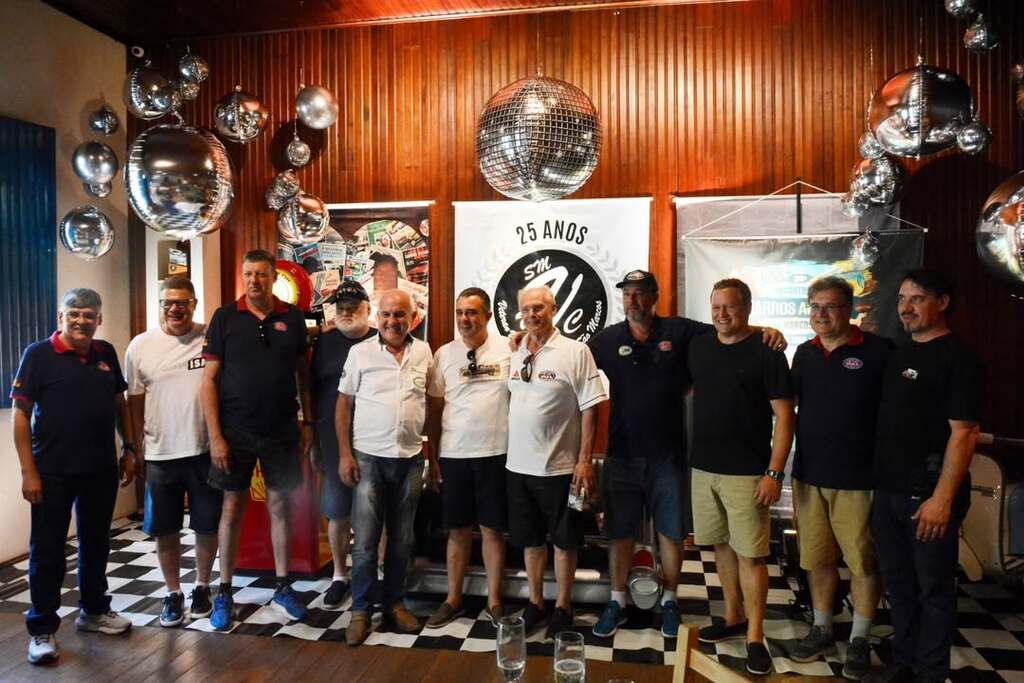 Veteran celebra 25 anos e lança cartaz do 26º Encontro de Carros Antigos de São Marcos