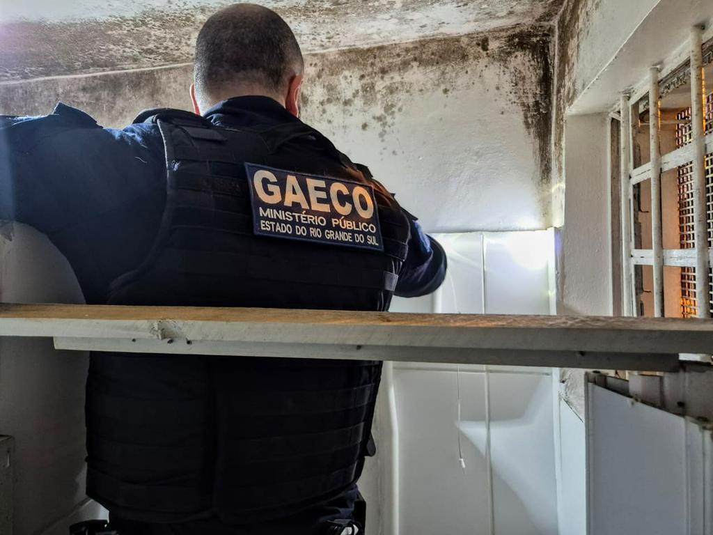 GAECO realiza operação em presídios após prisão de policial penal em Caxias do Sul