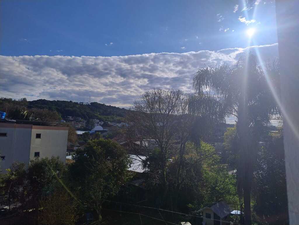 Tempo muda e chuva retorna em parte do Estado neste domingo