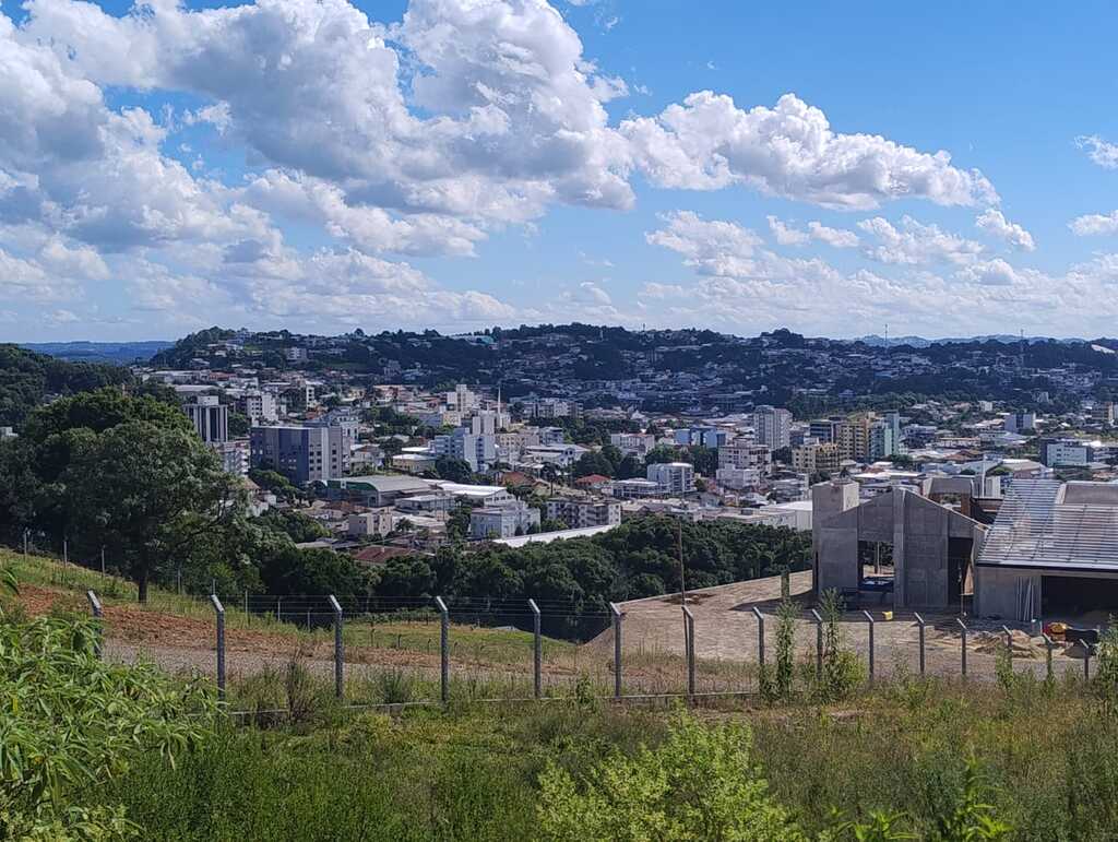 Semana começa com sol e calor no Rio Grande do Sul