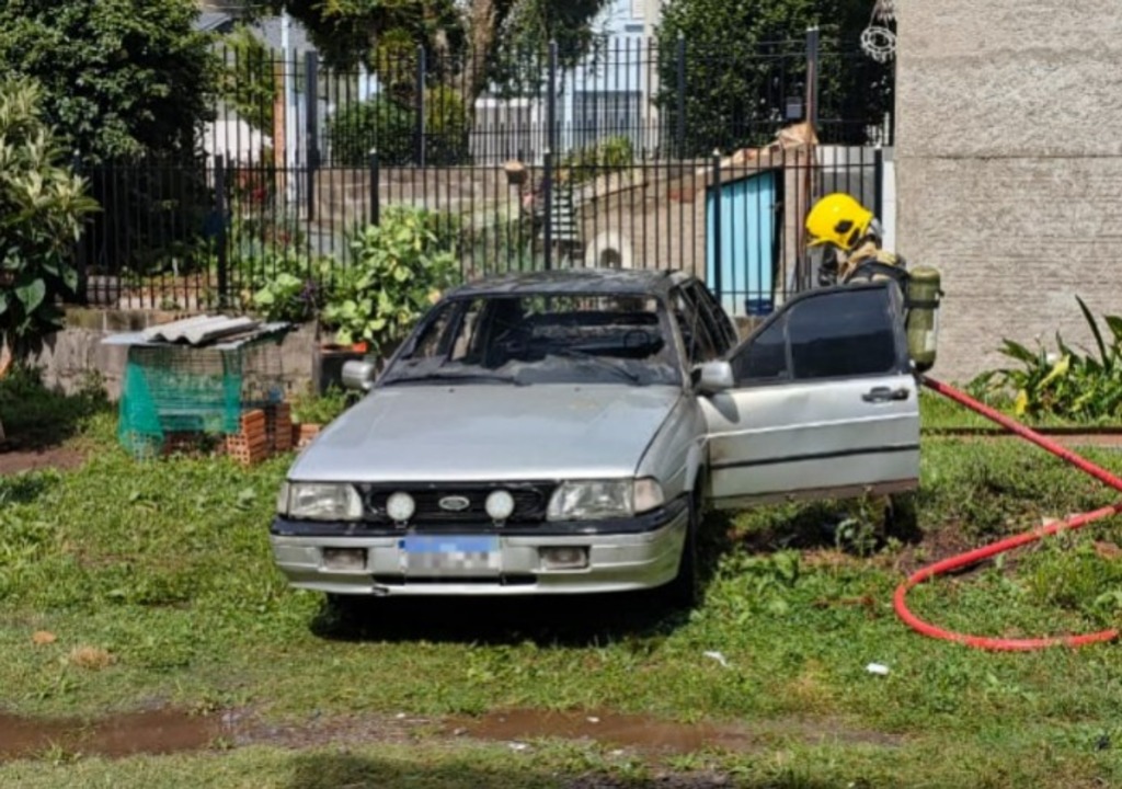 Incêndio em veículo é registrado na manhã deste sábado em São Marcos