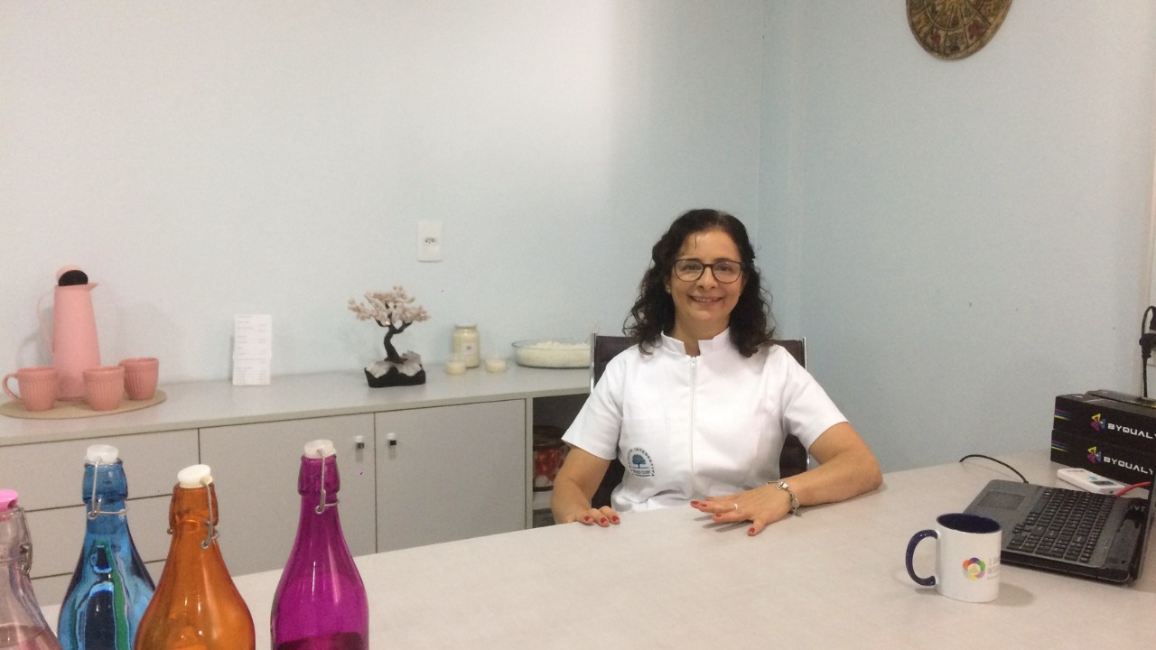 Referência em Constelação Familiar, Tamara Rizzon se destaca na área impactando a vida das pessoas