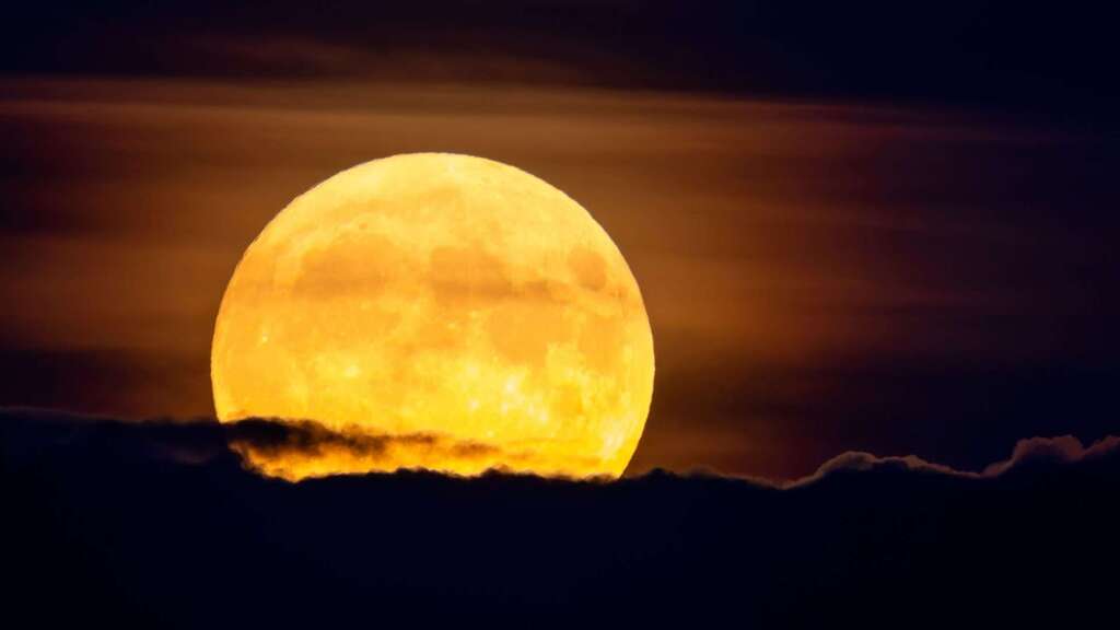 Maior Superlua de 2025 ilumina o céu esta semana