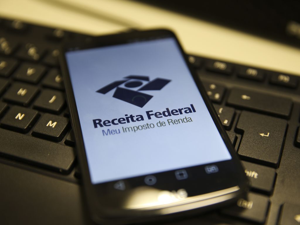 Receita paga nesta sexta-feira quarto lote de restituição do IR